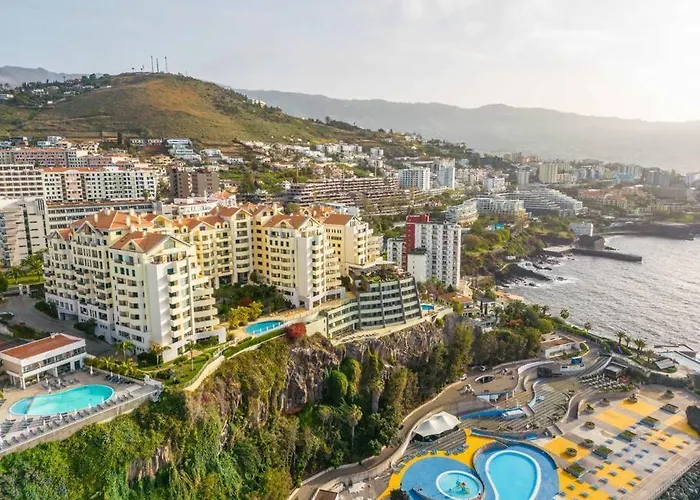 Super Cliff Funchal (Madeira)