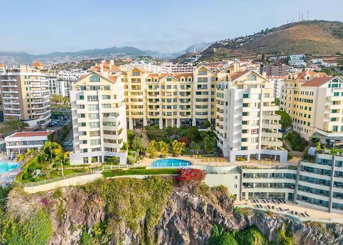 Super Cliff 아파트 푼샬